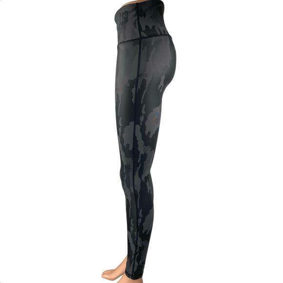 Mono B Black Camo Camouflage Skinny Leg High Rise Fitness Yoga Leggings Pants M - Picture 2 of 4